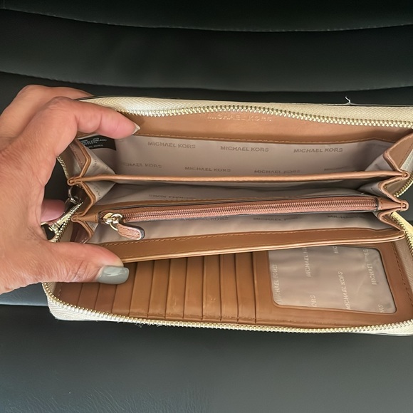 MK monogram wallet/clutch - Picture 6 of 7